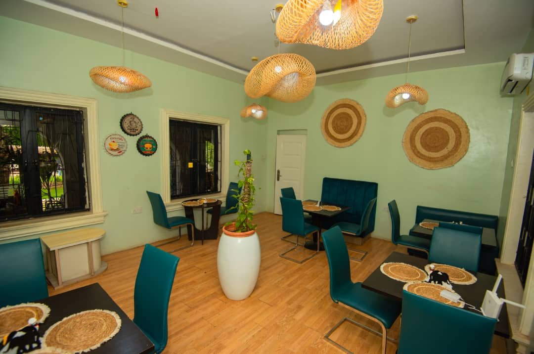 the-colonial-mint-green-cafe-dining-room